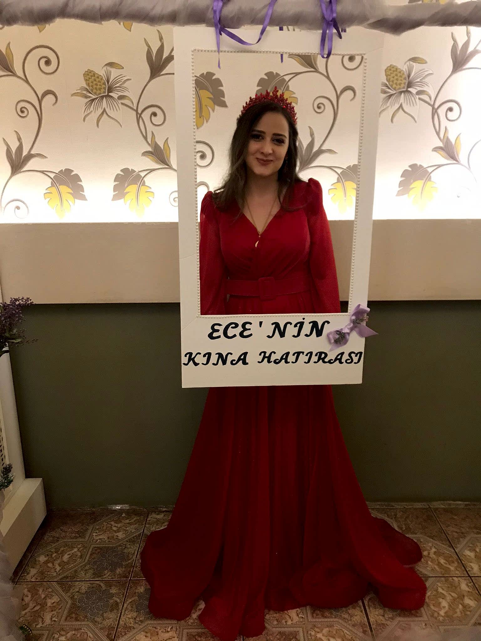 Kırmızı Kına Elbisesi